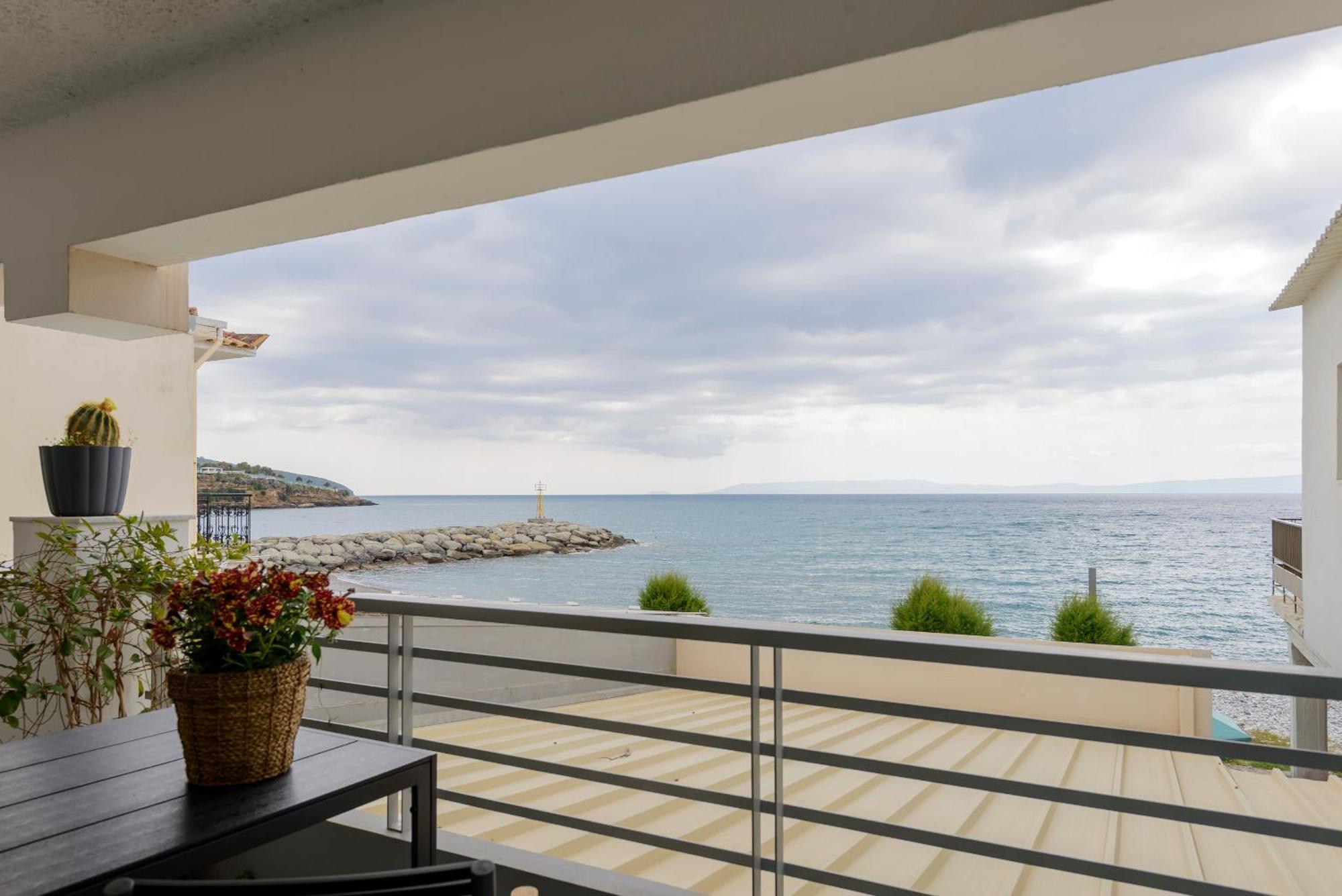 Appartamento Agali 1 Mesonet In Front Of The Sea Akrogiali Esterno foto