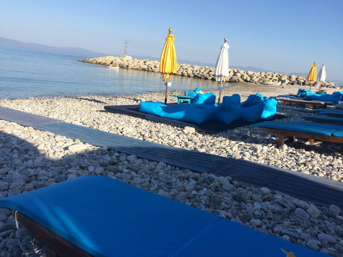 Appartamento Agali 1 Mesonet In Front Of The Sea Akrogiali Esterno foto